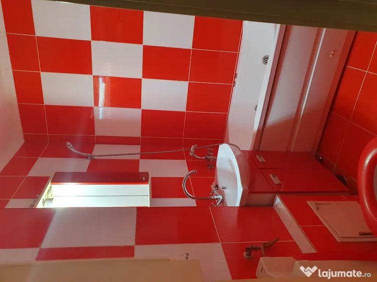 Apartament cu 2 camere decomandat în Crețuleasca