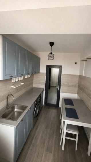 Apartament cu 2 camere decomandat, mobilat în Central