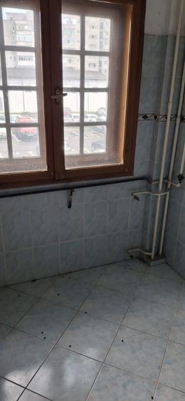 Apartament cu 3 camere decomandat în Brăilei