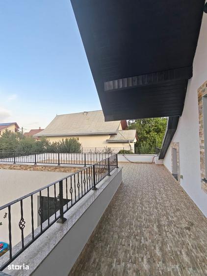 Casă cu 5 camere cu Teren 1300 Mp în Șcheia