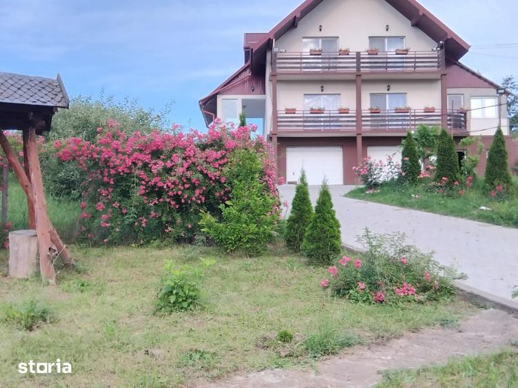 Casă cu 4 camere cu Teren 10000 Mp în Forăști