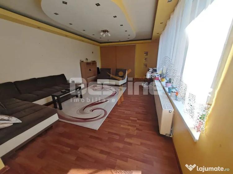 Casă cu 7 camere cu Teren 400 Mp în Nord