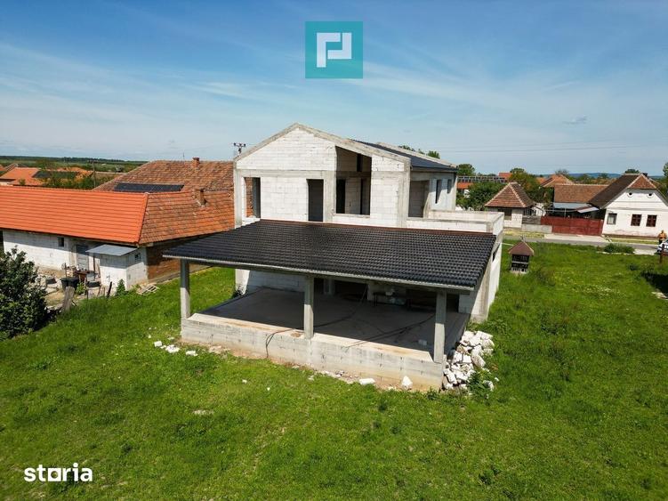 Casă cu 5 camere cu Teren 2135 Mp în Buteni