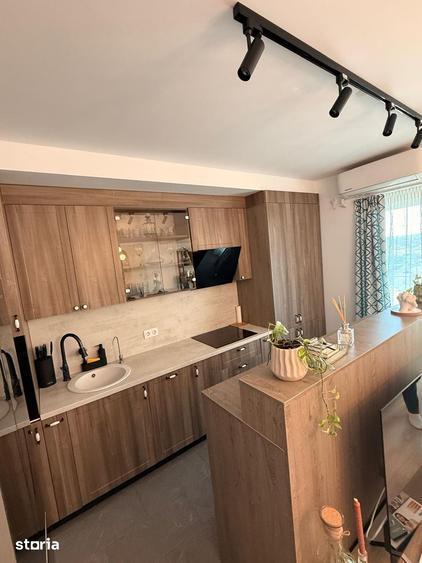 Apartament cu 3 camere decomandat în Central