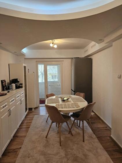 Apartament cu 2 camere decomandat, mobilat în Rovine