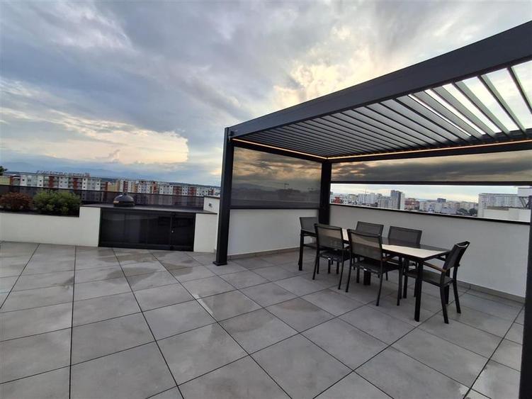 Apartament cu 3 camere decomandat în Exterior Sud