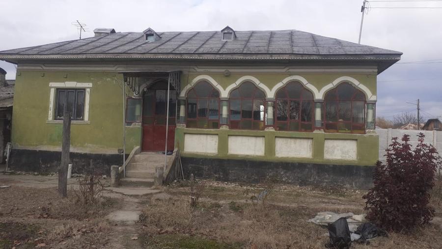 Casă individuală cu 3 camere cu Teren 1550 Mp în Exterior Sud