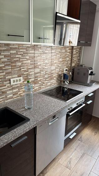 Apartament cu 3 camere decomandat în Aradului