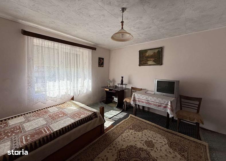 Casă cu 3 camere în Cetariu