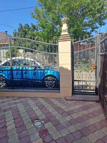 Casă cu 5 camere cu Canalizare în Inel I