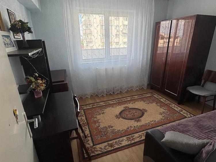 Apartament cu 3 camere decomandat în George Enescu