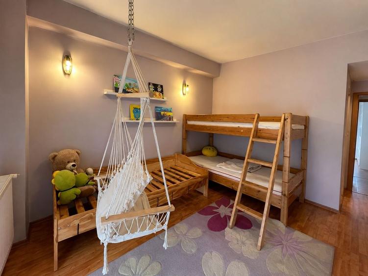 Apartament cu 3 camere decomandat, mobilat în Aradului
