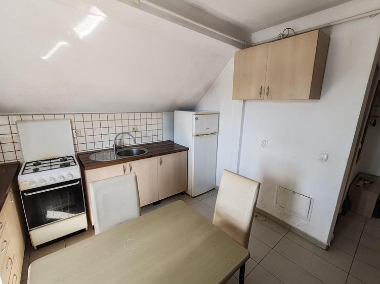 Apartament cu 2 camere decomandat în Exterior Vest