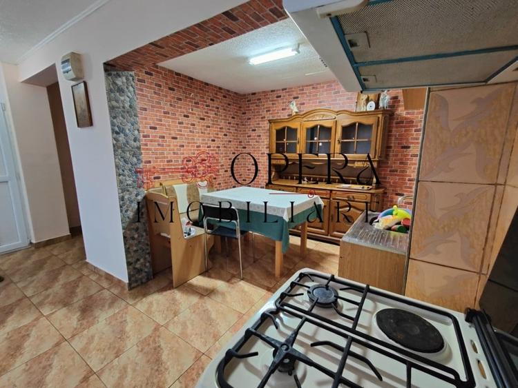 Casă individuală cu 6 camere cu Canalizare în Frumoasa
