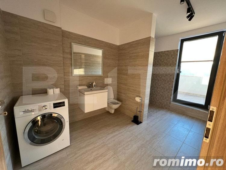Apartament cu 3 camere semidecomandat în Cetate
