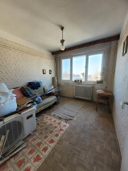 Apartament cu 4 camere semidecomandat în Hipodrom