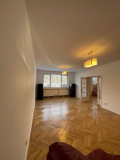 Casă cu 4 camere cu Teren 220 Mp în Central