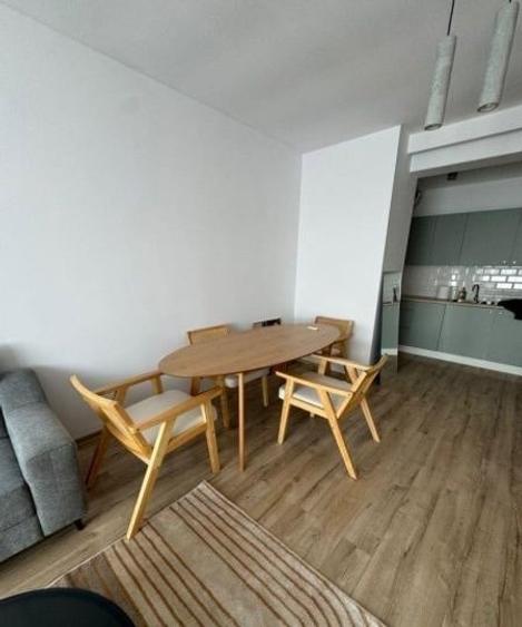 Apartament cu 2 camere semidecomandat, mobilat în Sisești