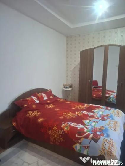 Casă cu 7 camere cu Teren 271 Mp în Central