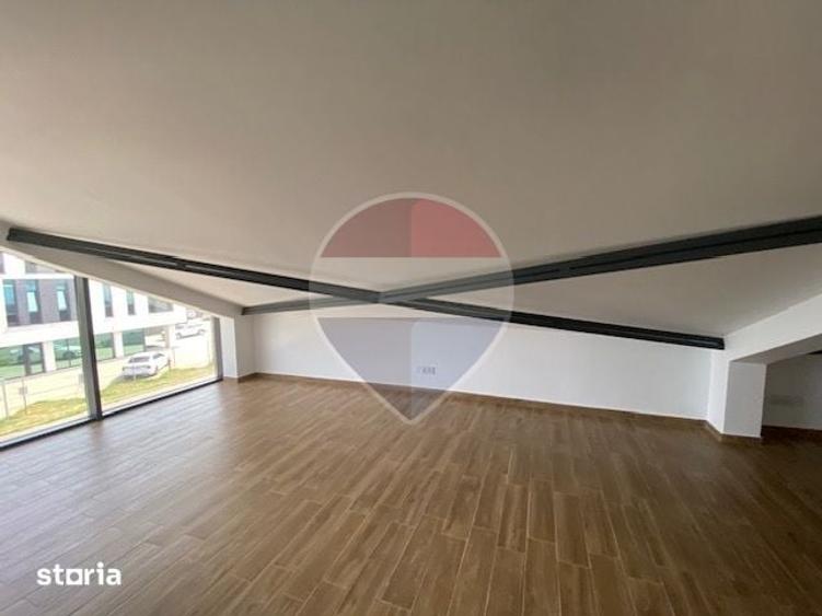 Spațiu comercial, de 950 mp, în Cernica