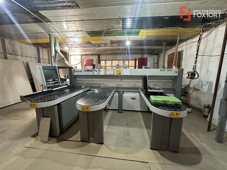 Spațiu industrial, de 1,500 mp, în Central