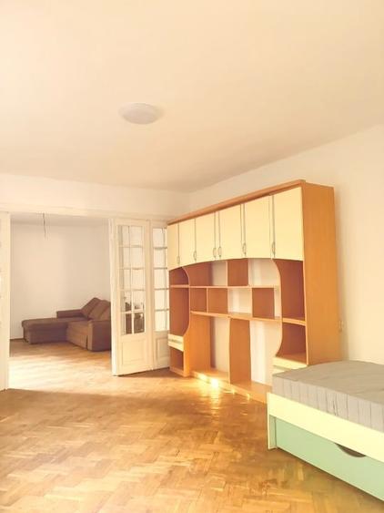 Casă individuală cu 3 camere cu Teren 220 Mp în Domenii