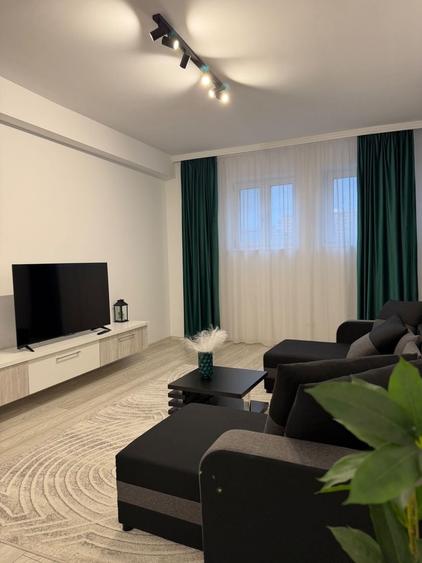 Apartament cu 2 camere decomandat, mobilat în Central