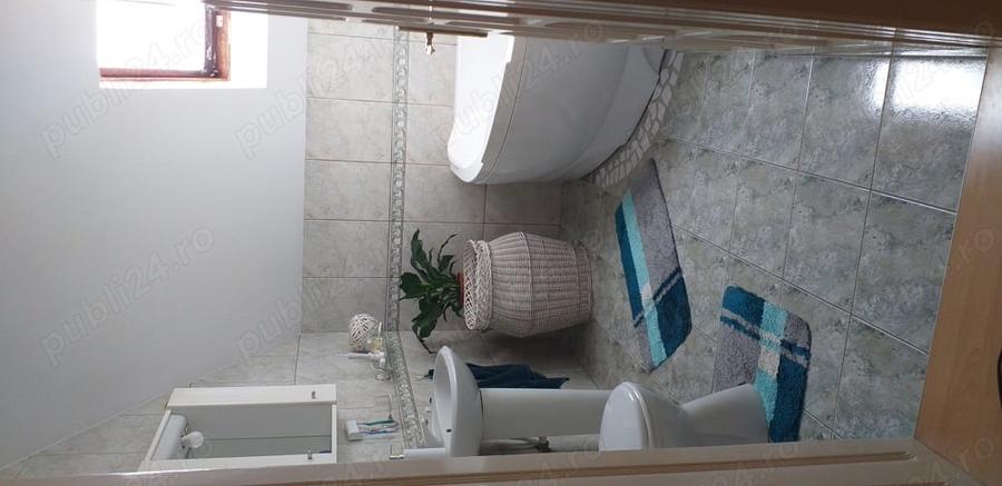 Casă cu 6 camere cu Teren 1122 Mp în Central