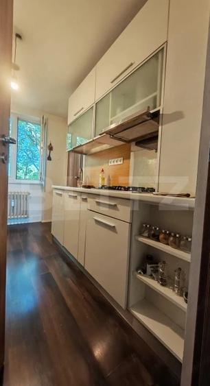 Apartament cu 4 camere decomandat în Decebal