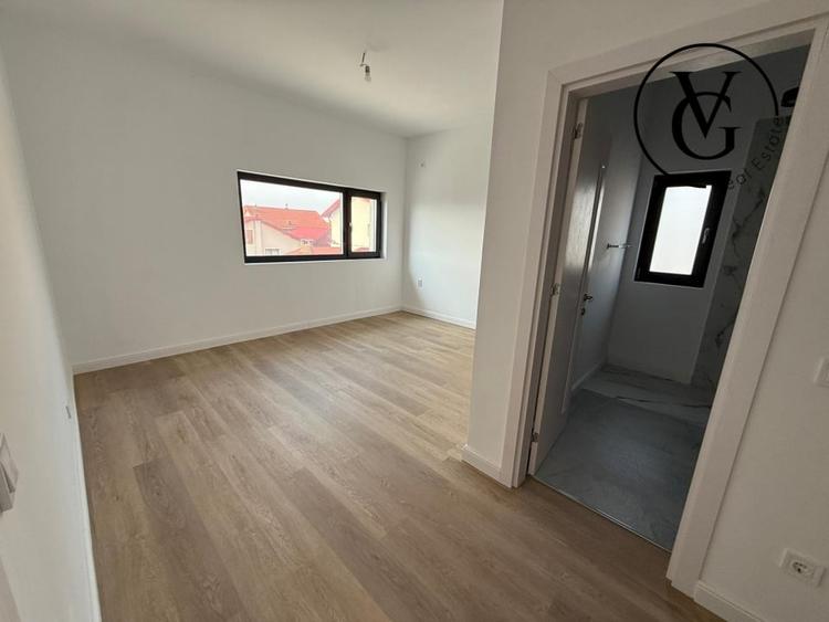 Duplex cu 4 camere cu Canalizare în Corbeanca