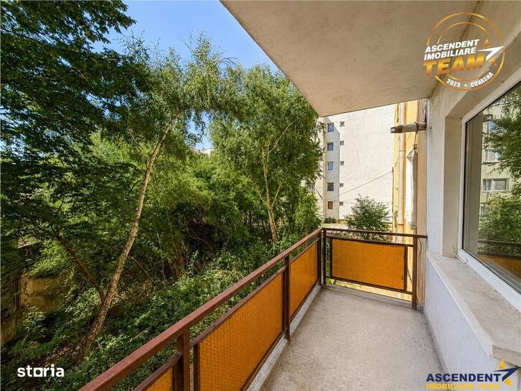 Apartament cu 3 camere decomandat în Central