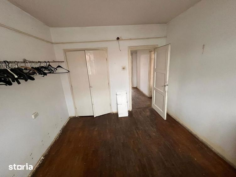 Apartament cu 3 camere în Calea București