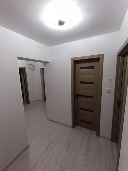 Apartament cu 3 camere decomandat în Stadion