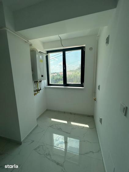 Apartament cu 3 camere în Podu Roș