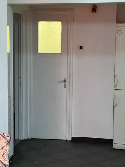 Apartament cu 4 camere decomandat în Drumul Taberei