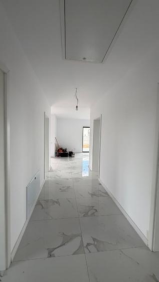 Casă individuală cu 5 camere cu Teren 402 Mp în Olteni