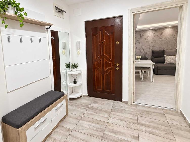 Apartament cu 3 camere decomandat în Central