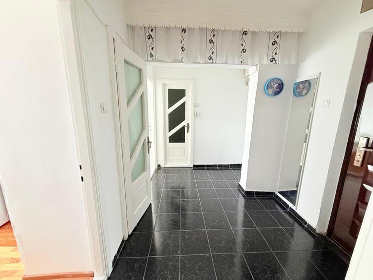 Apartament cu 2 camere decomandat în Tolstoi