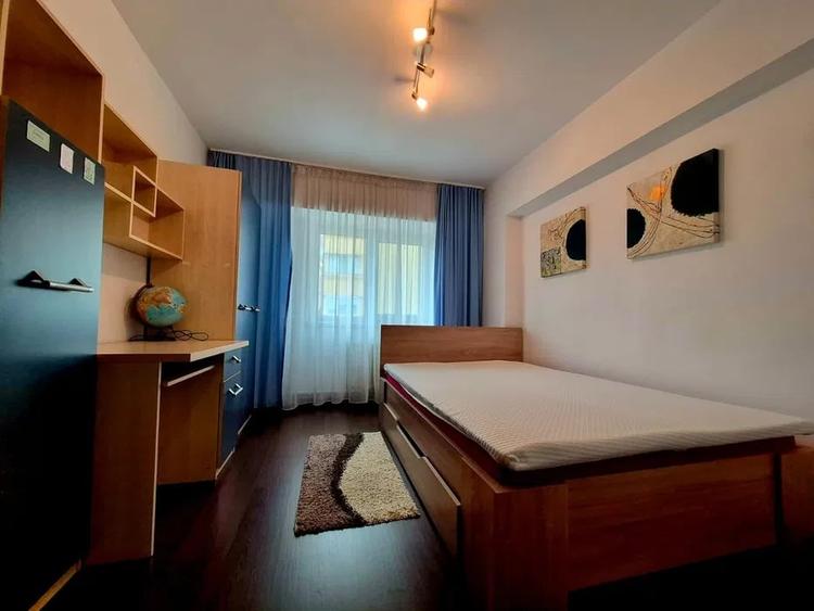 Apartament cu 4 camere decomandat, mobilat în Nicolina