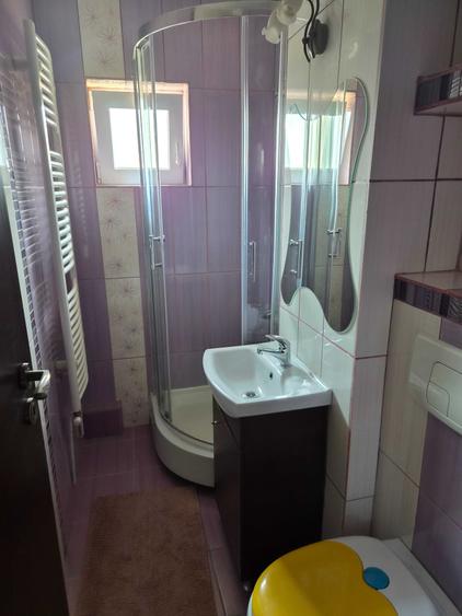 Apartament cu 4 camere decomandat în Complex Studențesc