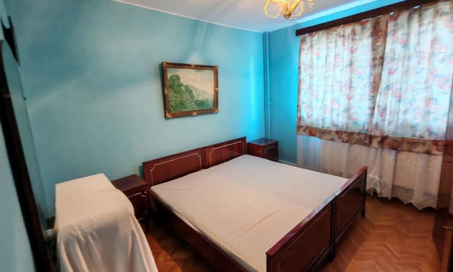 Apartament cu 3 camere decomandat în Micro 21