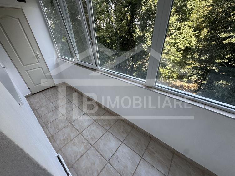 Apartament cu 3 camere decomandat în Cornișa