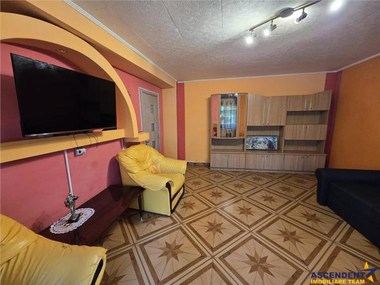 Apartament cu 3 camere decomandat în Noua