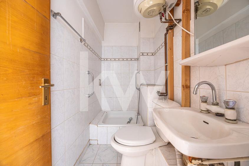 Apartament cu 3 camere decomandat în Noua