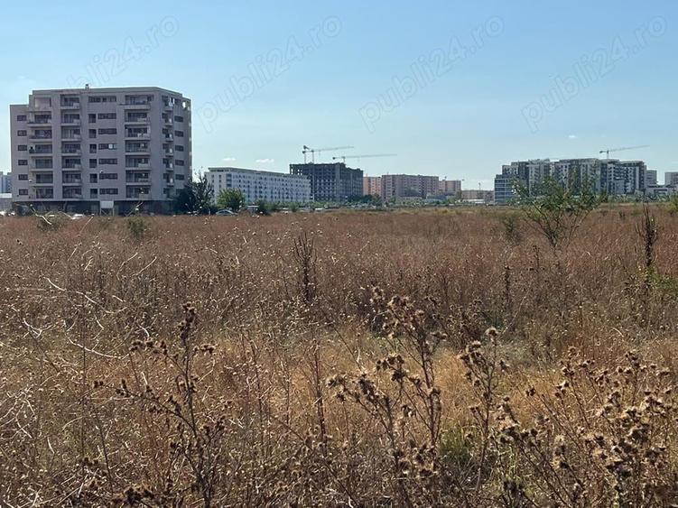 Teren de 7290 mp, în Titan