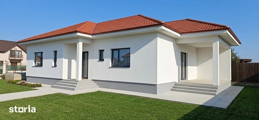Casă cu 4 camere cu Teren 540 Mp în Domnești