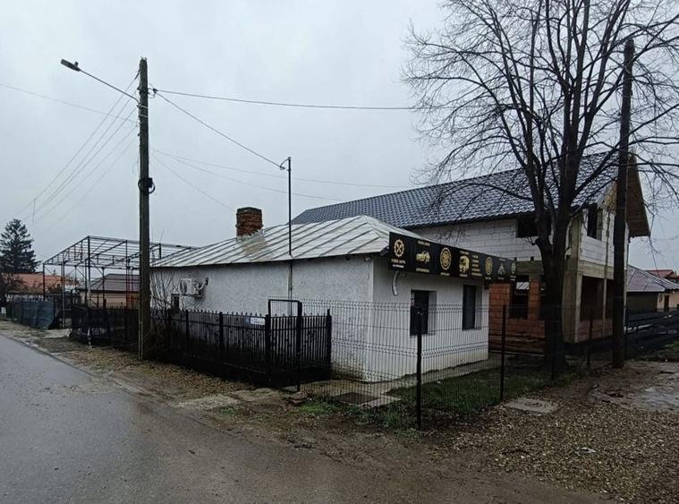 Casă cu 4 camere în Oreavul