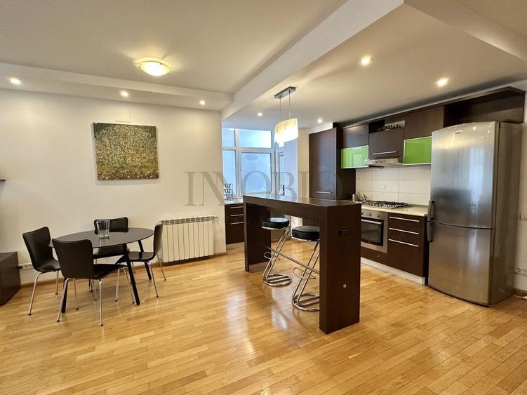 Apartament cu 3 camere, mobilat în Herăstrău
