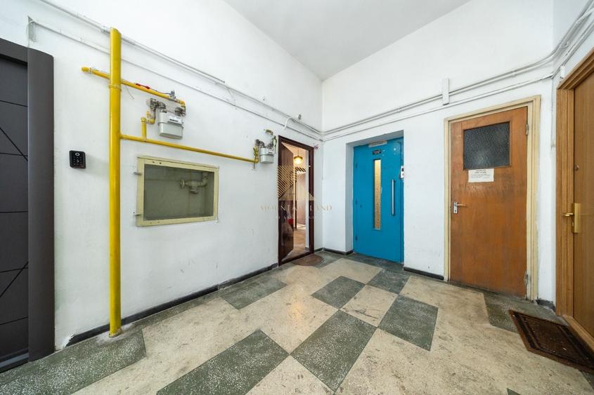 Apartament cu 3 camere semidecomandat în Gării