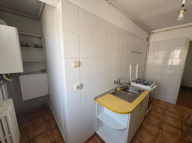 Apartament cu 4 camere decomandat în Vasile Aaron
